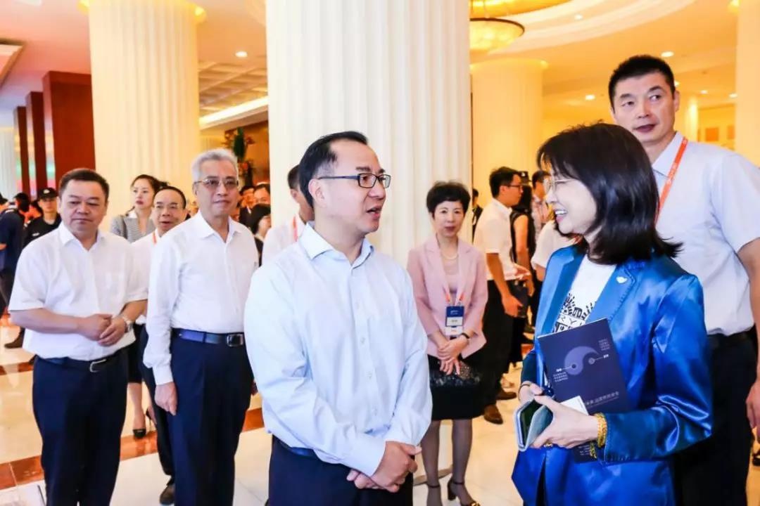 ���һ�������Ϣ�칫�Ҹ��������Һ����һ��ݰ��Z6������ʱչ̨